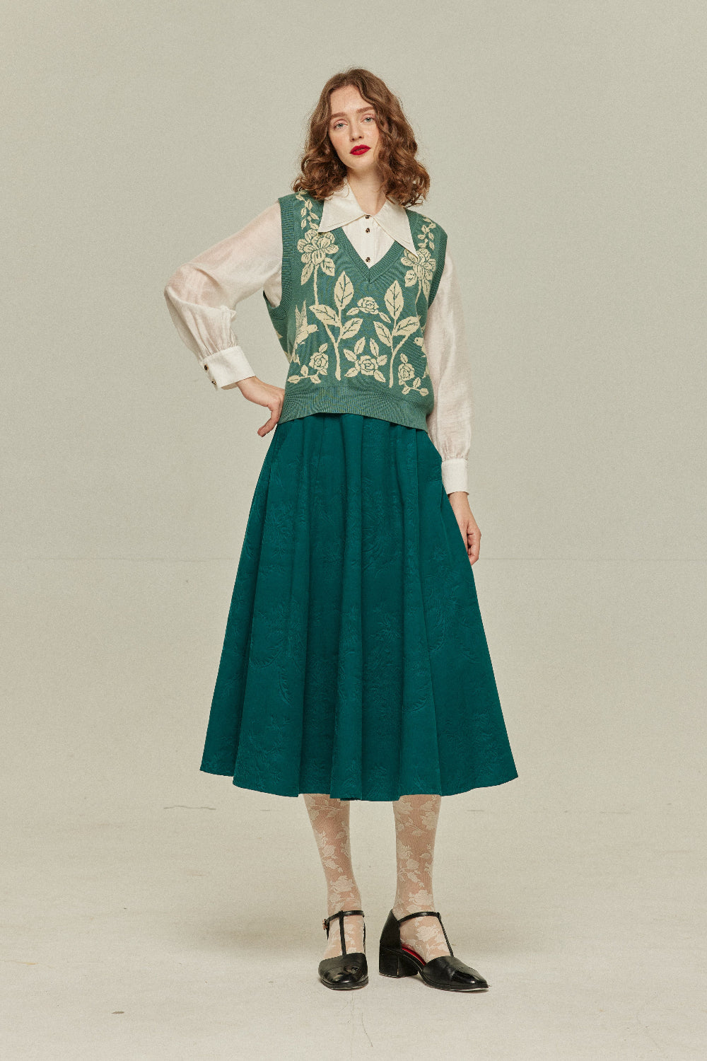 ソファーの上で飛び跳ねないで》Vネックニットベスト-Green – Tnewties