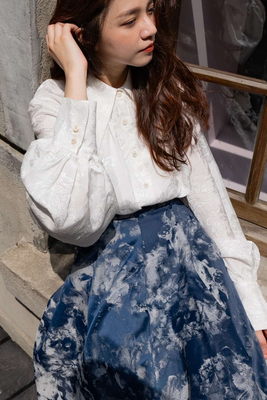 TNEWTIES これはとても古い歌 これはとても古い歌》バルーンスリーブシノワズリブラウス-White