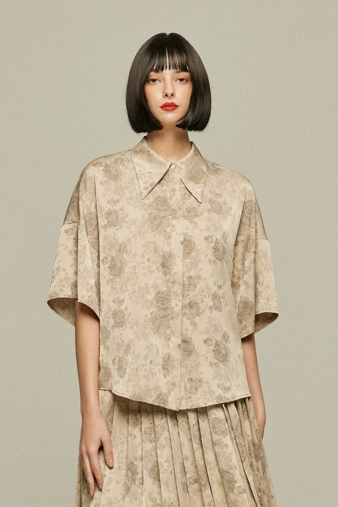 ステージに花束を投げて》シノワズリジャガードブラウス-Beige