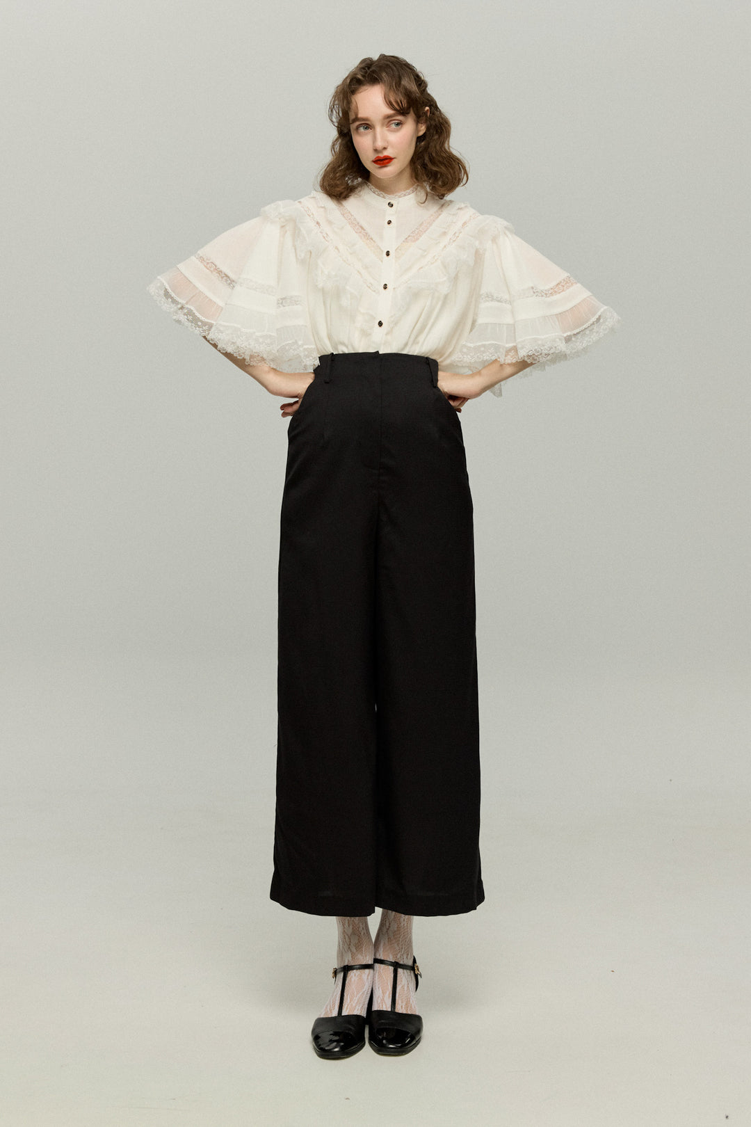 ビビリのペギー》レースデザイントップス-White – Tnewties