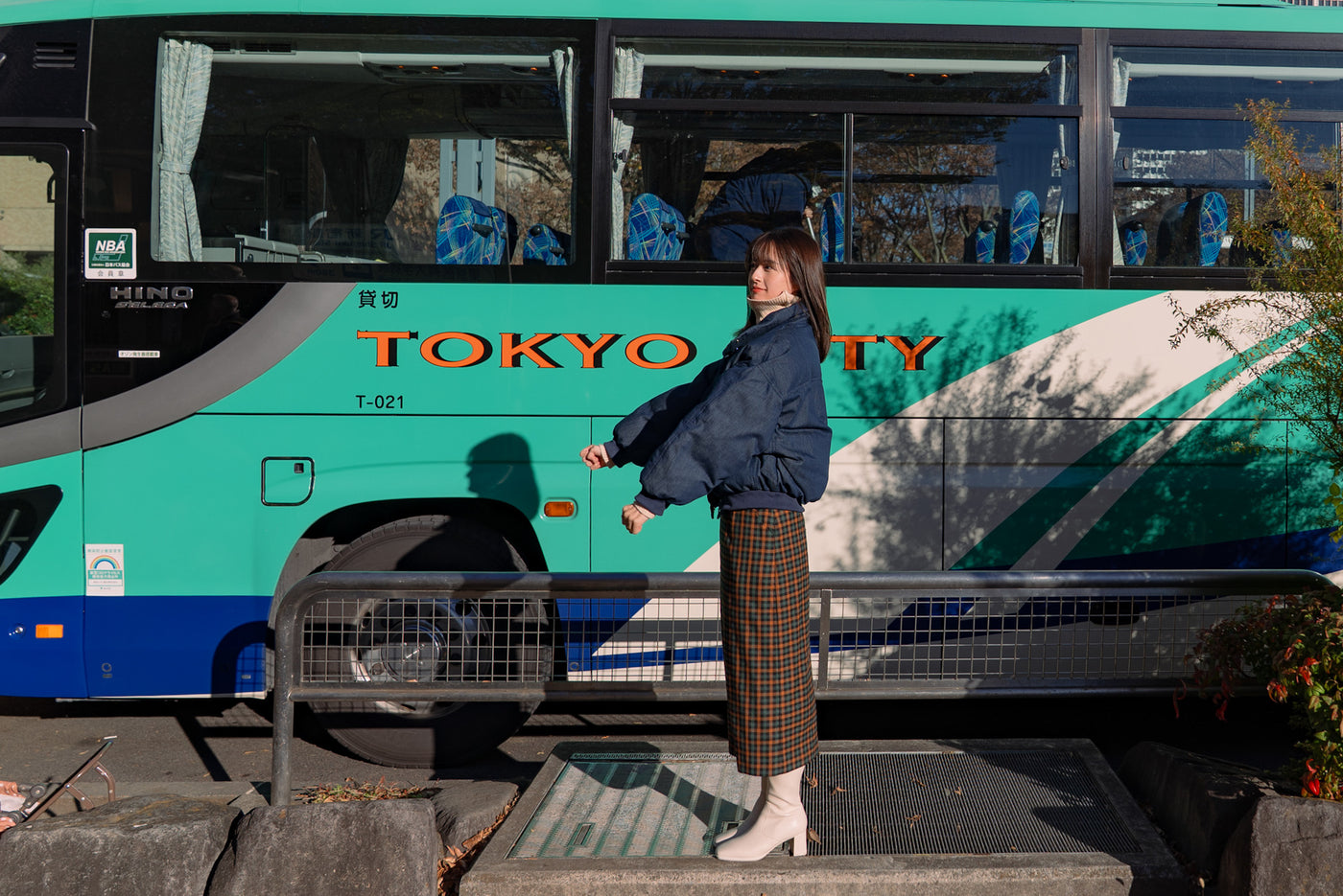 《彼をスパイとして送り込む》ダウンジャケット-Navy