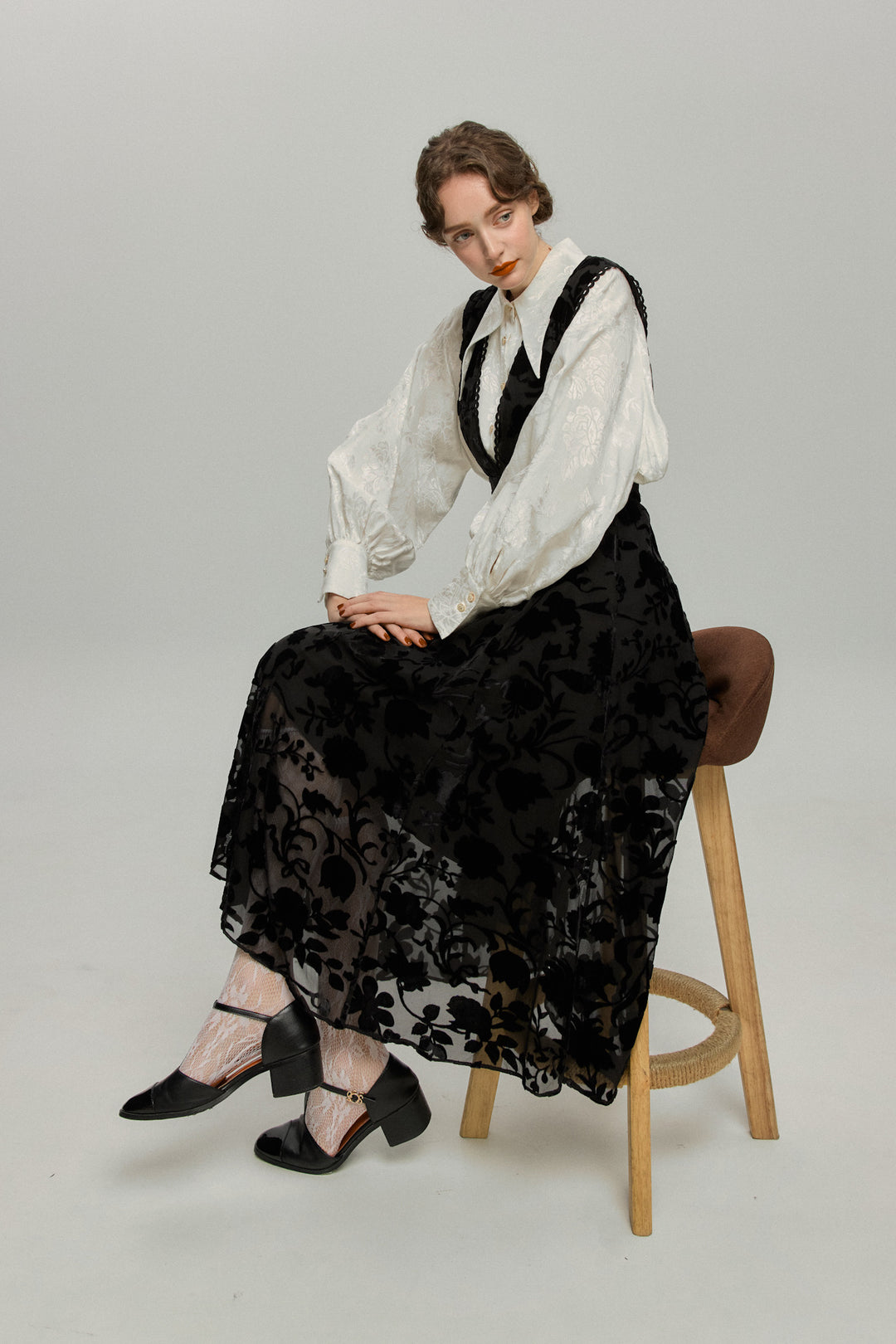 私に物語を聞かせて》ディープVネックドレス-Black – Tnewties