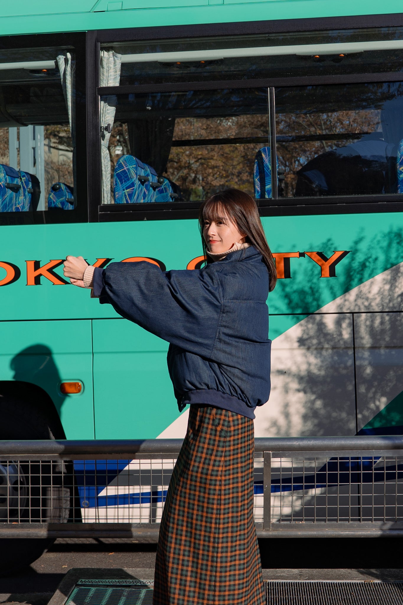 《彼をスパイとして送り込む》ダウンジャケット-Navy