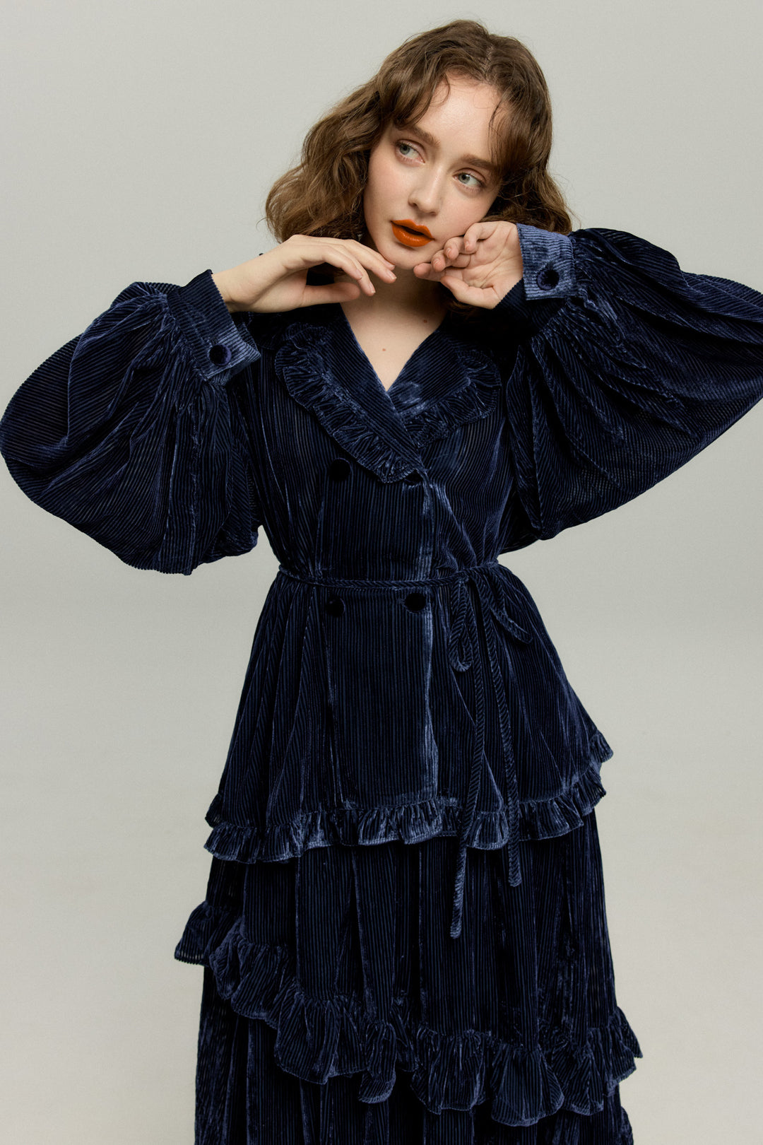 《お城を奪い返しちゃおう》フリルデザインベルベットトップス-Navy