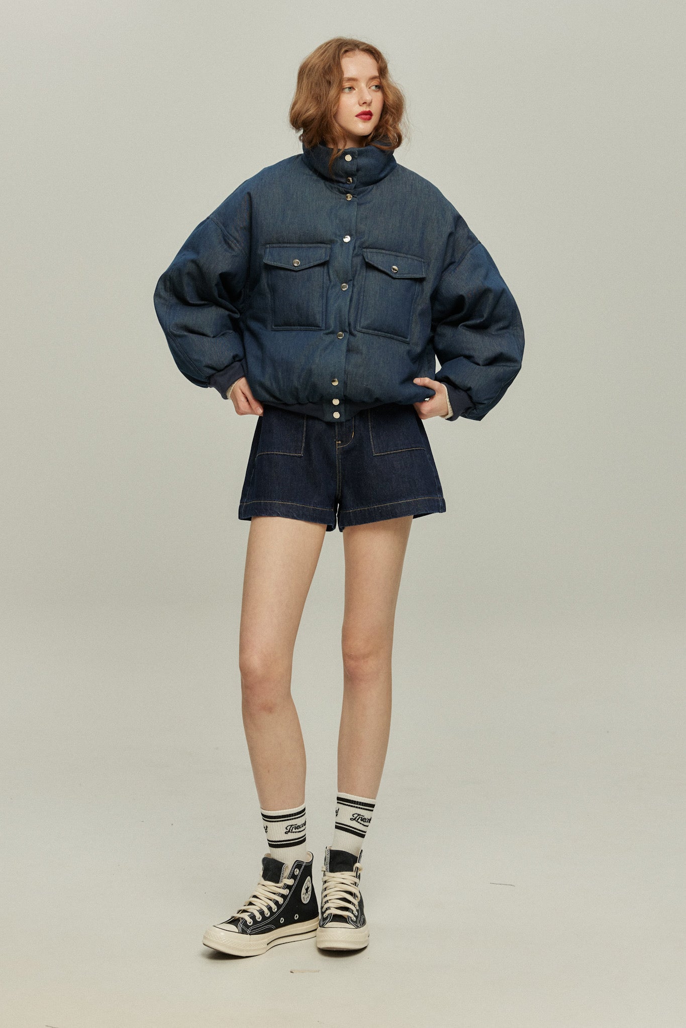 《彼をスパイとして送り込む》ダウンジャケット-Navy