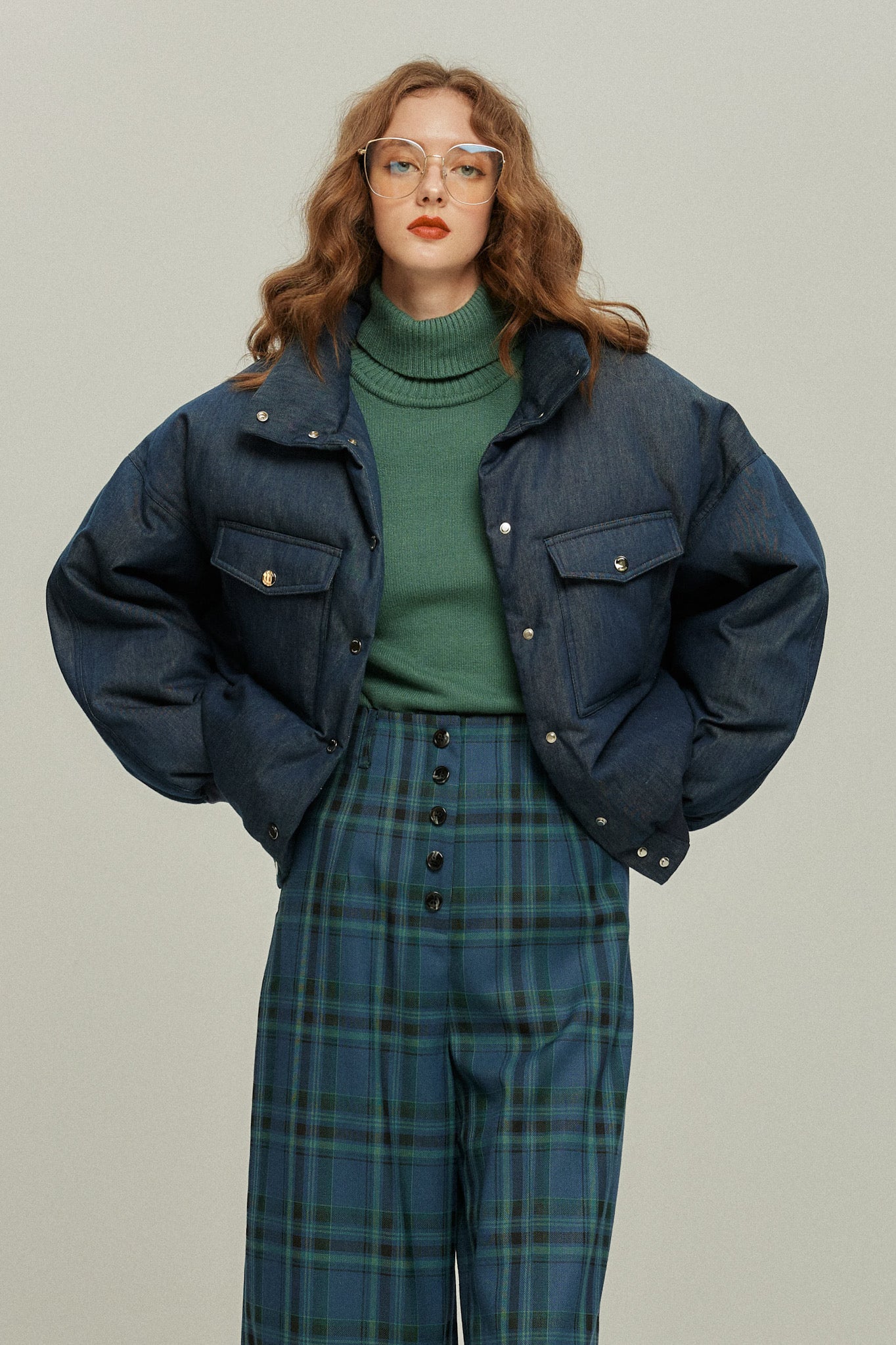 《彼をスパイとして送り込む》ダウンジャケット-Navy