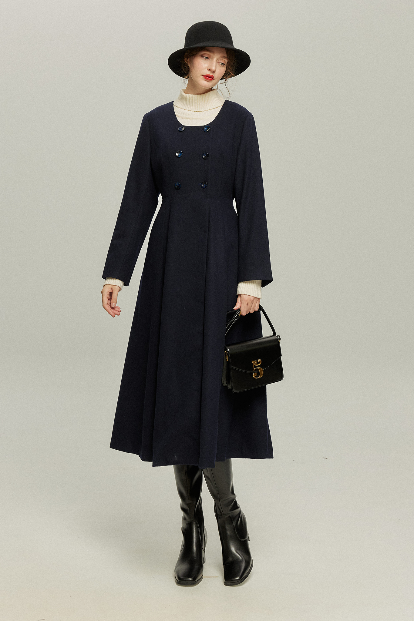 《いつもカウンターに座る彼女》ダブルブレストウールブレンドドレスコート-Navy