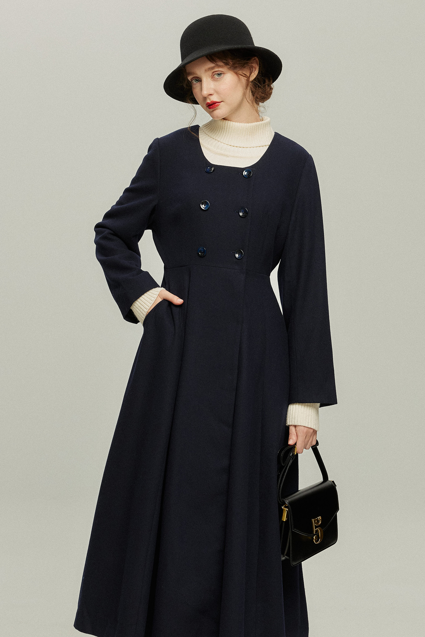 《いつもカウンターに座る彼女》ダブルブレストウールブレンドドレスコート-Navy