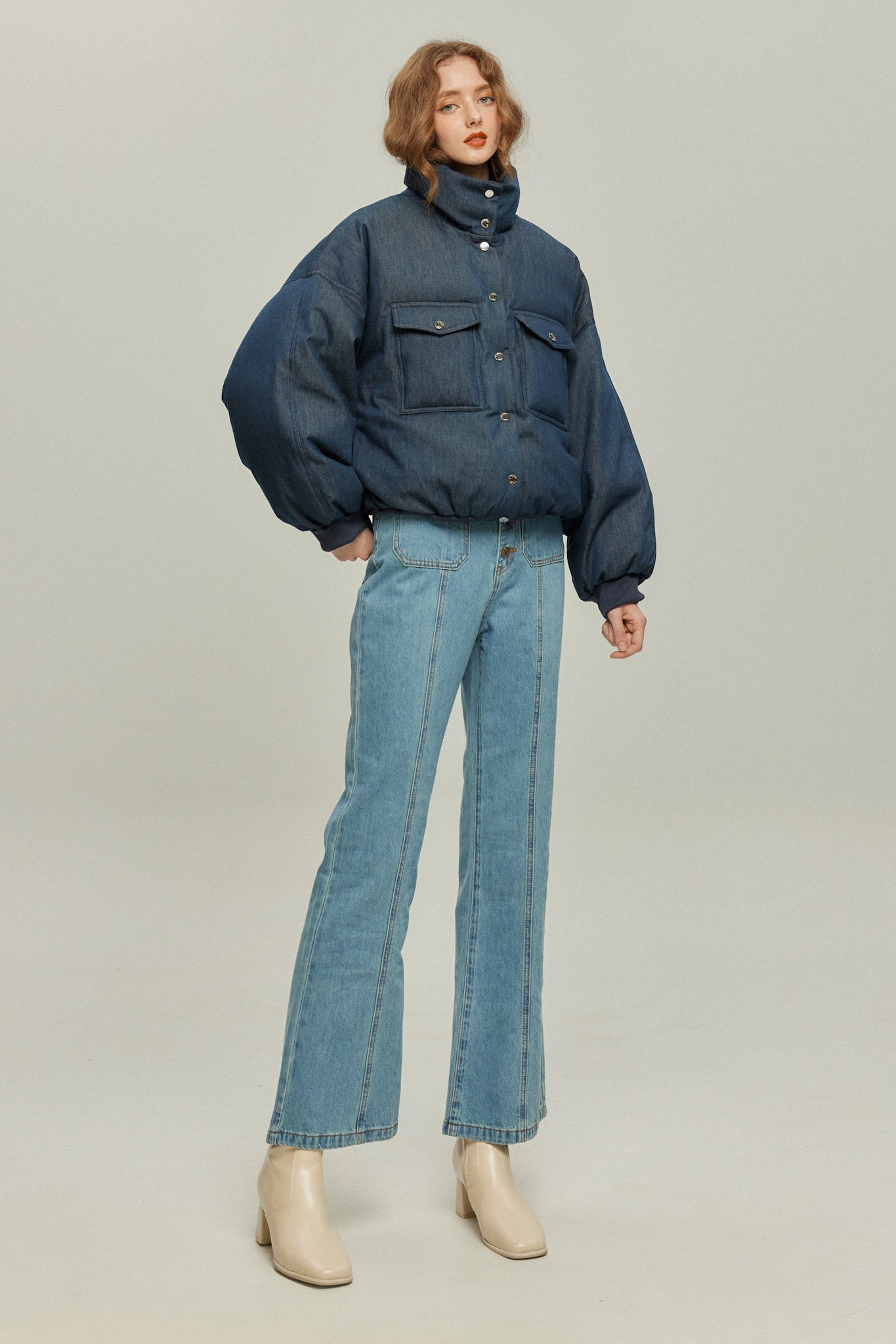 《彼をスパイとして送り込む》ダウンジャケット-Navy