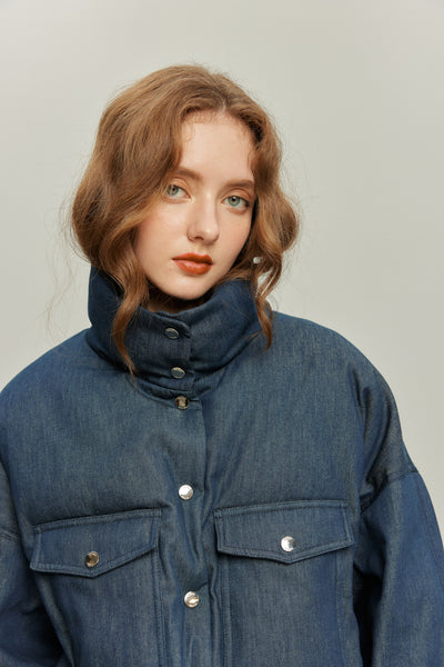 《彼をスパイとして送り込む》ダウンジャケット-Navy