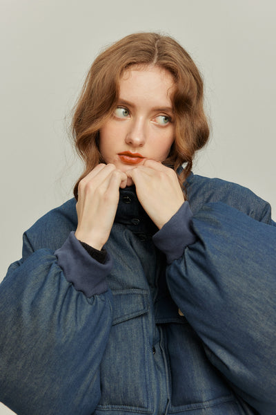 《彼をスパイとして送り込む》ダウンジャケット-Navy