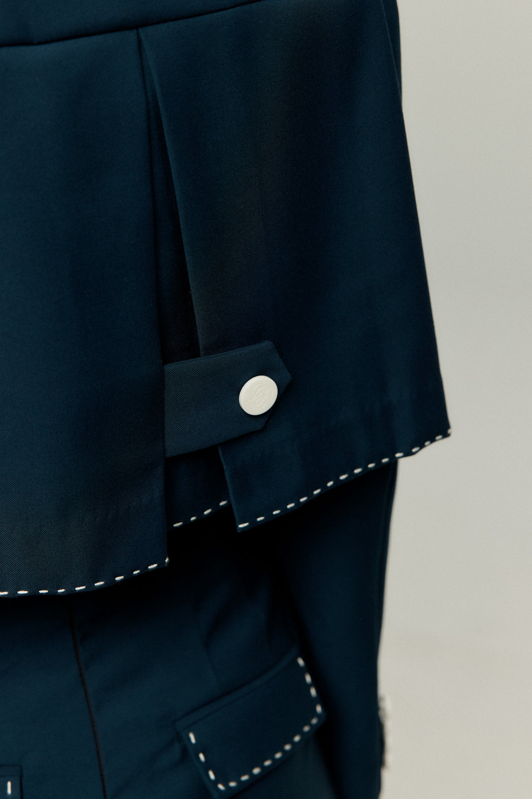 《ヘレンは甘い物を食べない》ハイウエストスカート-Navy