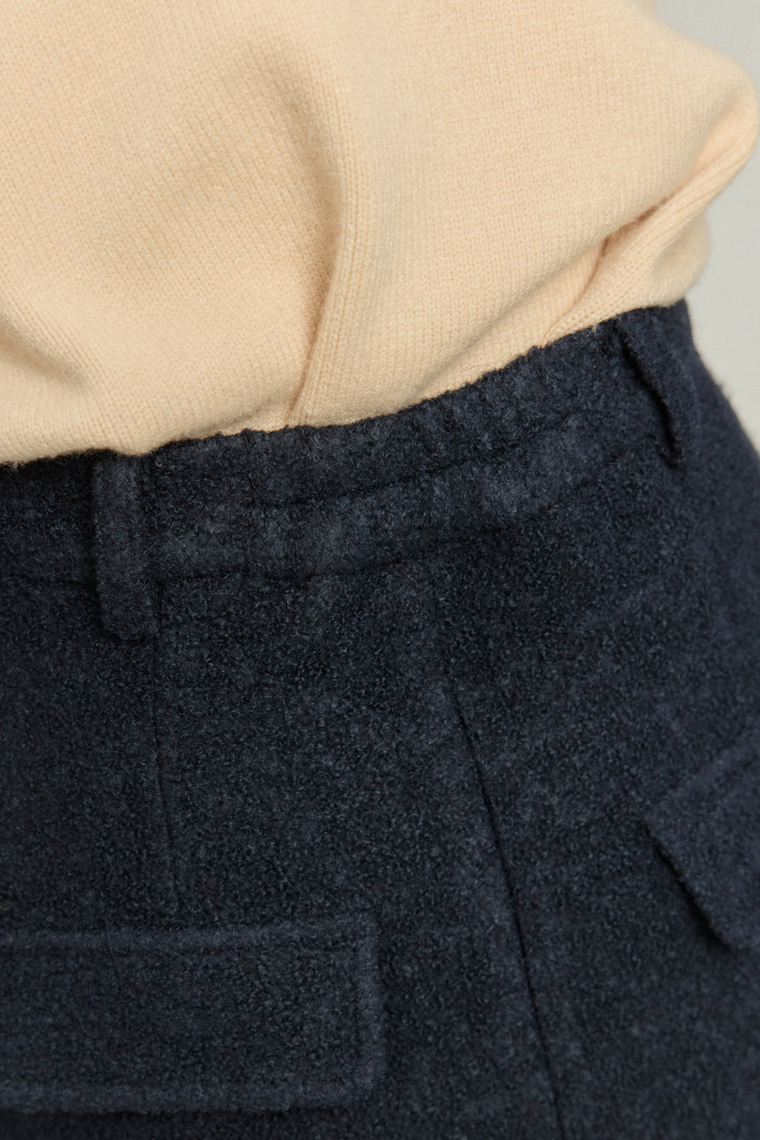 《ネイルサロンを予約しました》ハイウエストAラインスカート-Navy