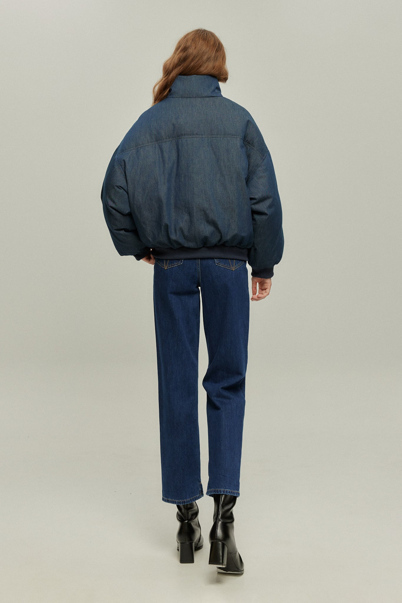 《彼をスパイとして送り込む》ダウンジャケット-Navy