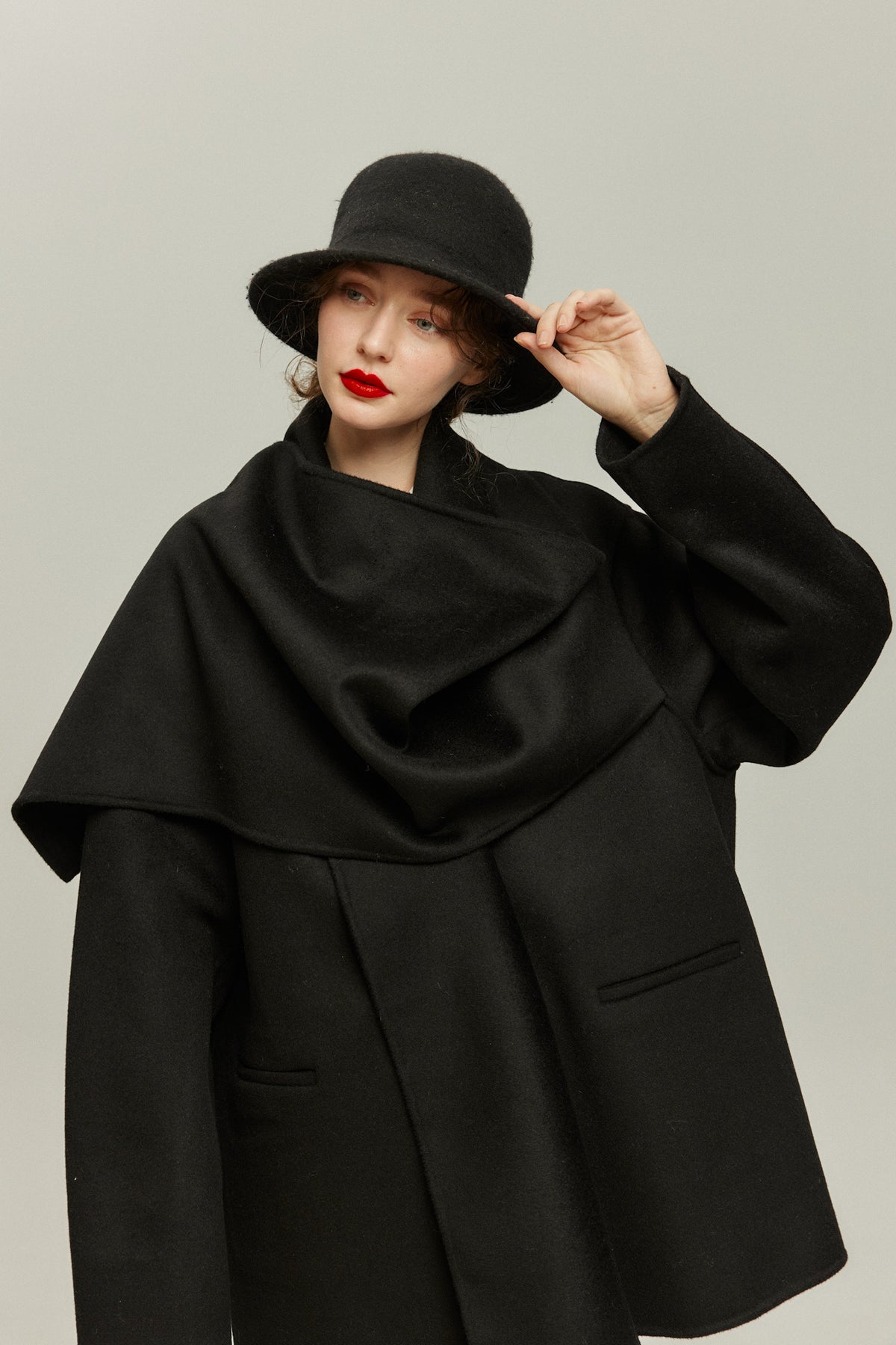 《クリスマスツリーのサイズはどれにする？》ストール風カラーデザインアウター-Black