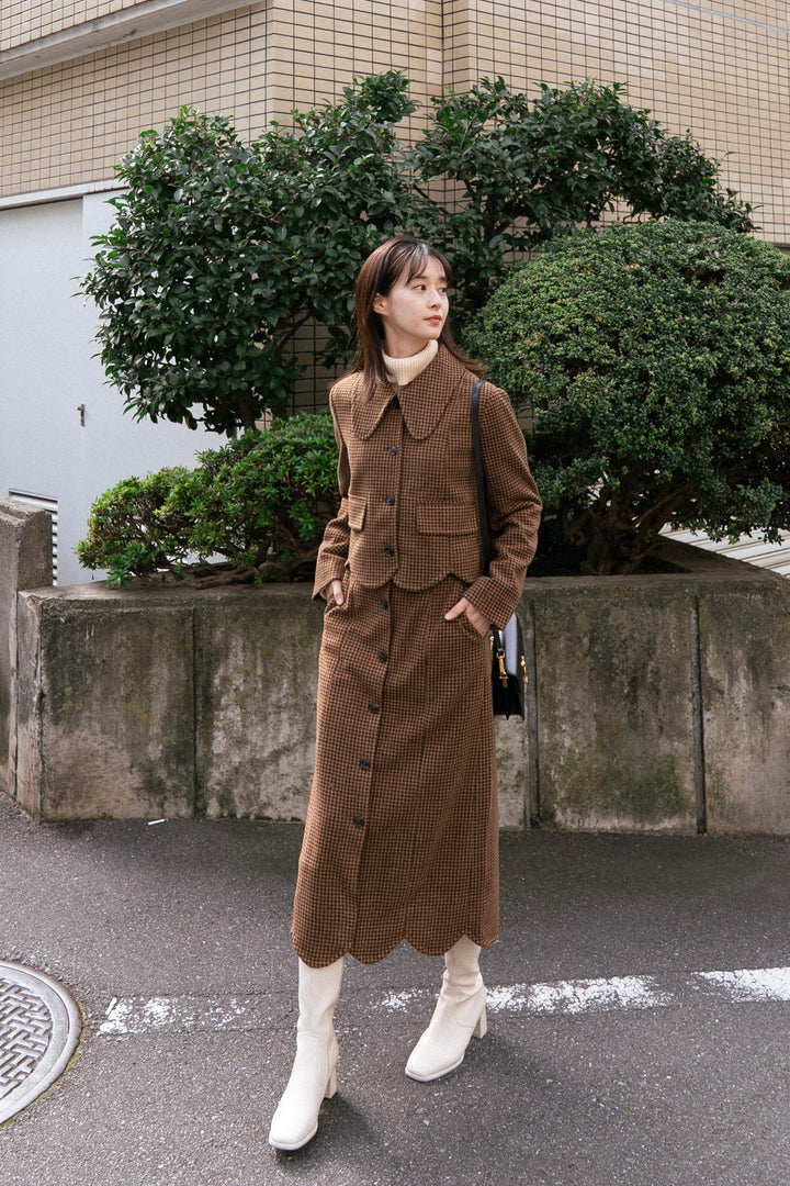 《Pinch My Cheek Hard》 Big color scallop design jacket-Coffee