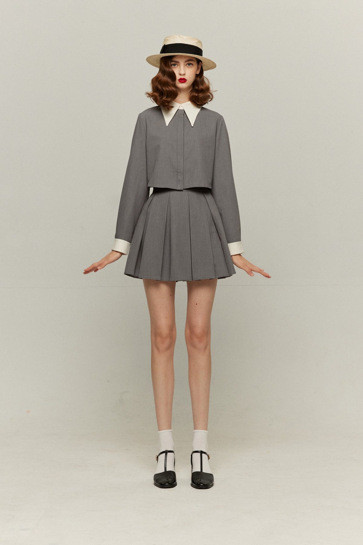 《Which button would you like to press?》Bicolor crop tops-Gray