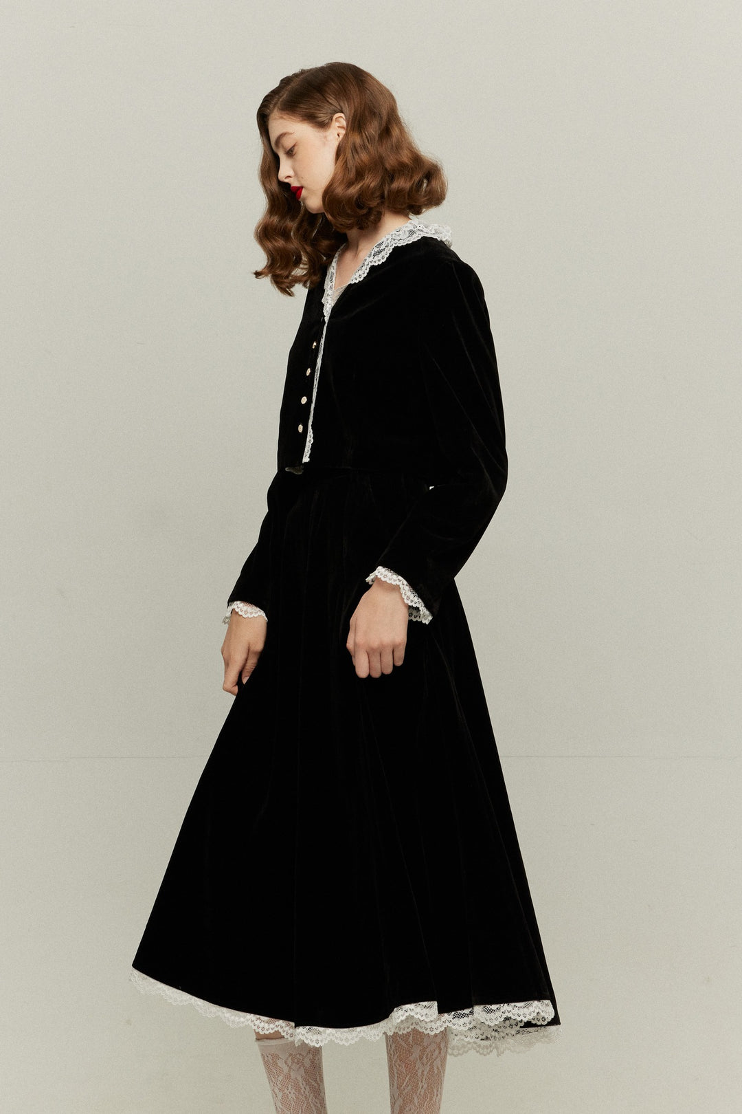 [British accent pronunciation] Lace trim tops-Black