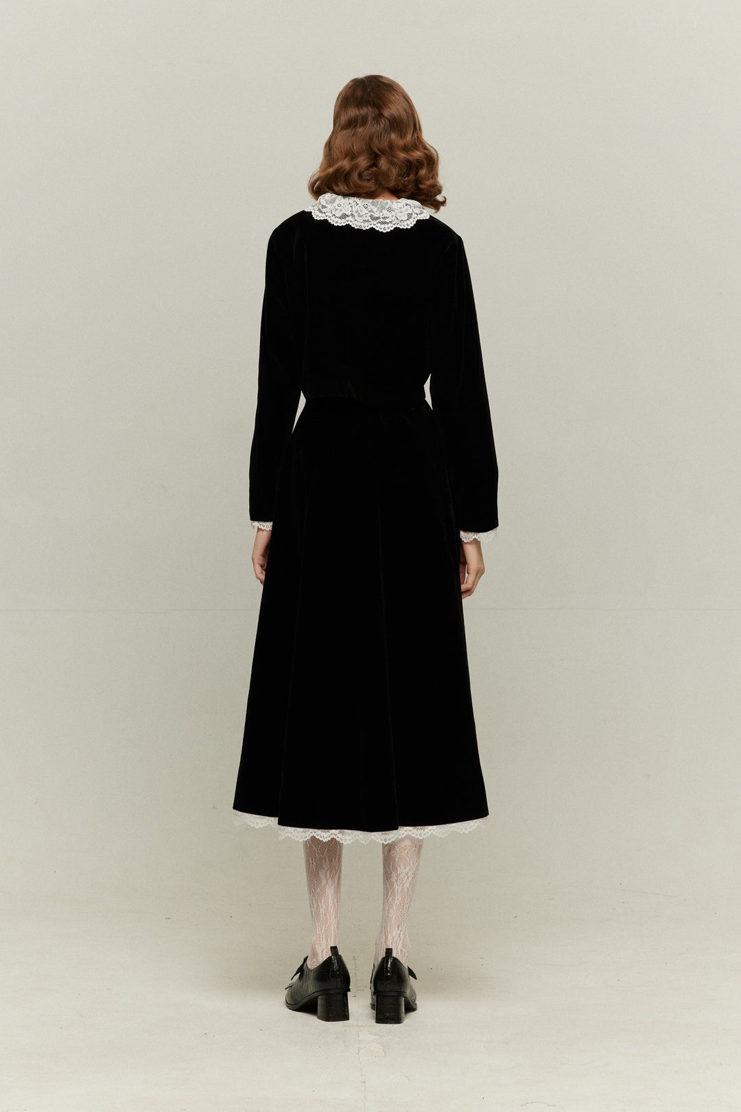 [British accent pronunciation] Lace trim tops-Black