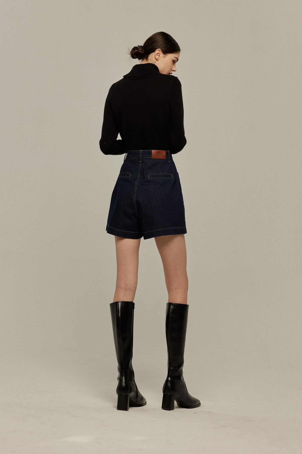 《Where can I find free sweets?》High waist short denim pants-Navy