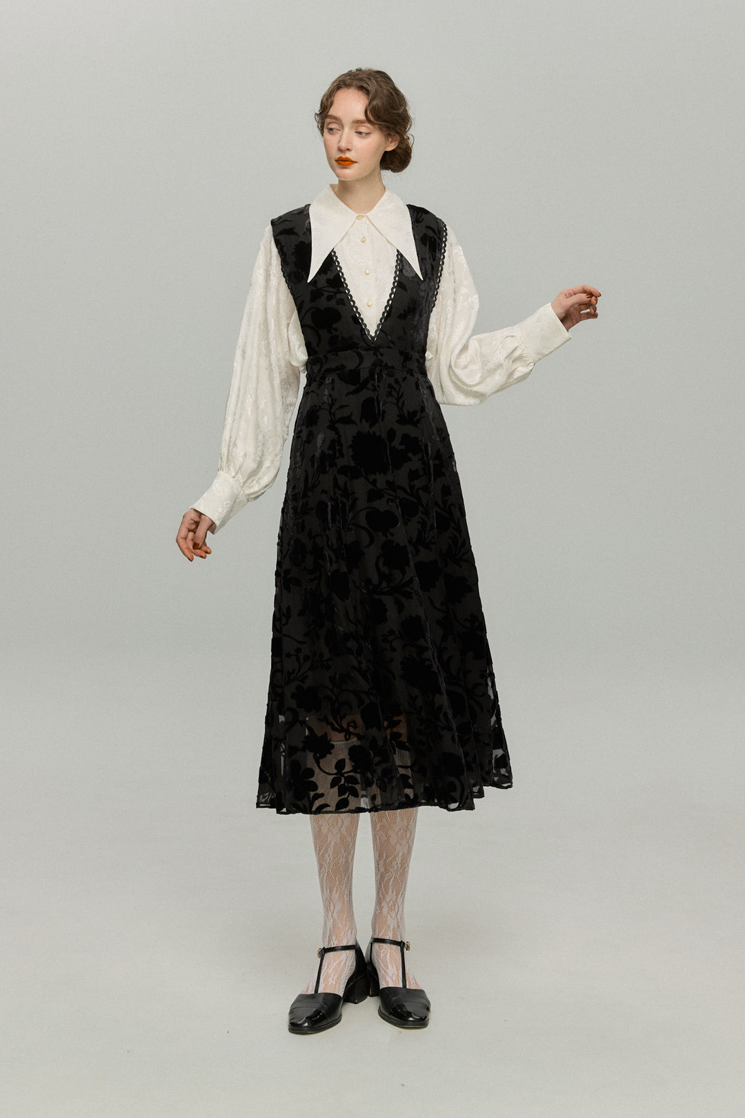 私に物語を聞かせて》ディープVネックドレス-Black – Tnewties