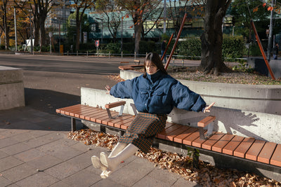 《彼をスパイとして送り込む》ダウンジャケット-Navy