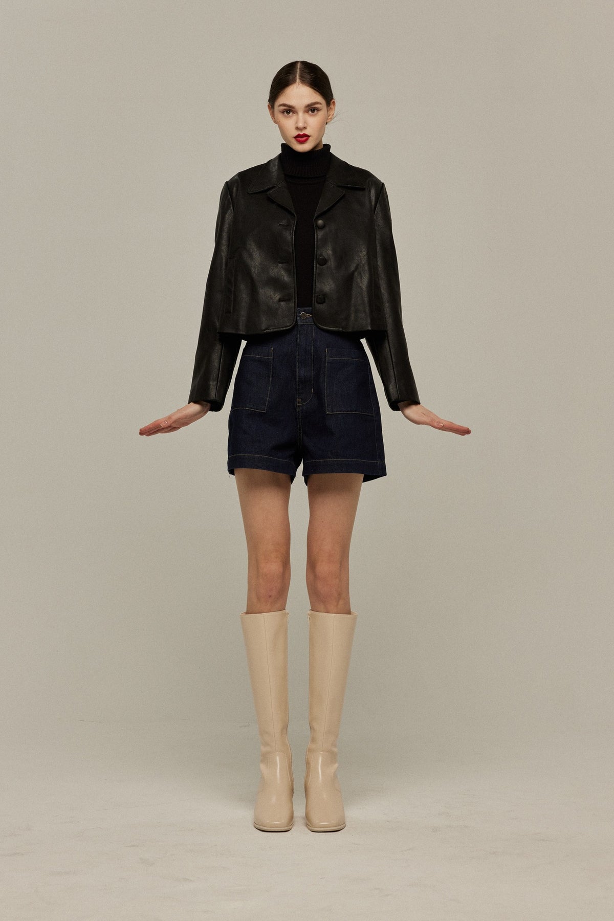 《Where can I find free sweets?》High waist short denim pants-Navy