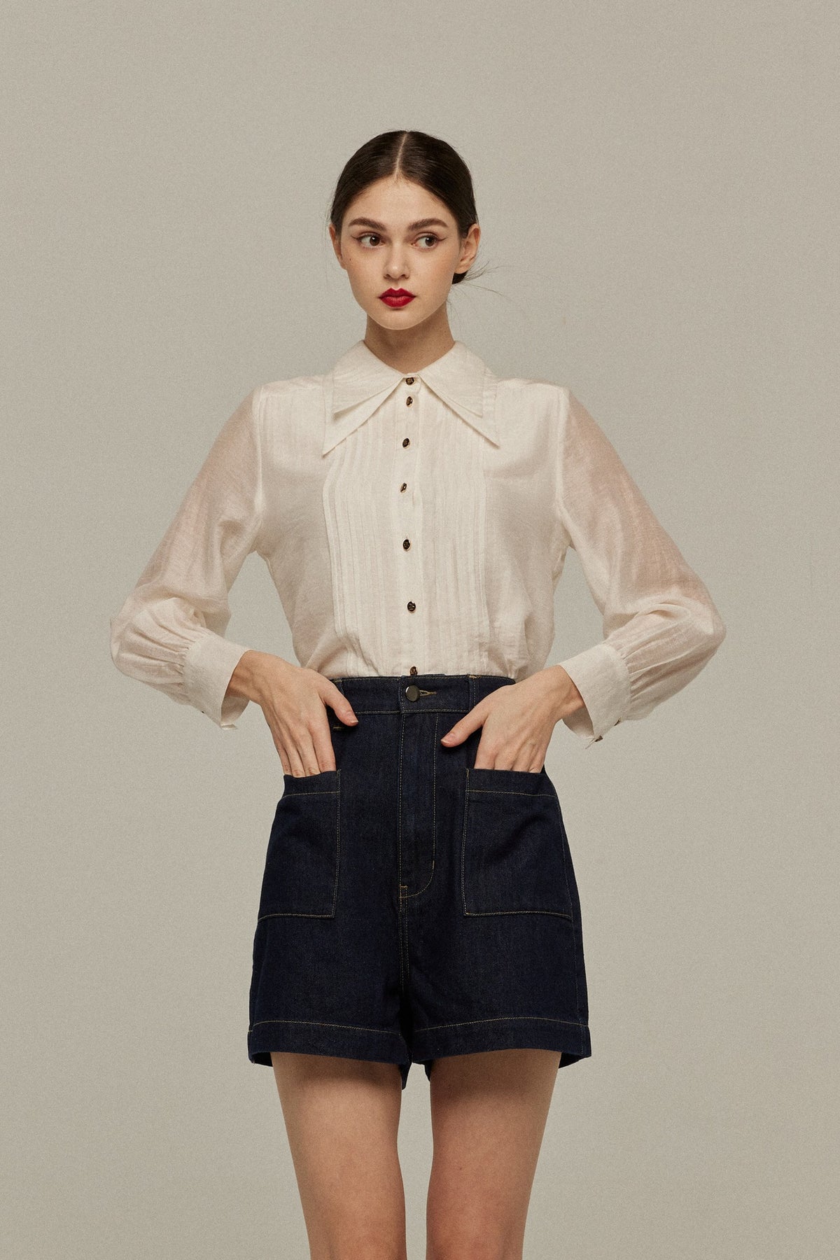 《Where can I find free sweets?》High waist short denim pants-Navy
