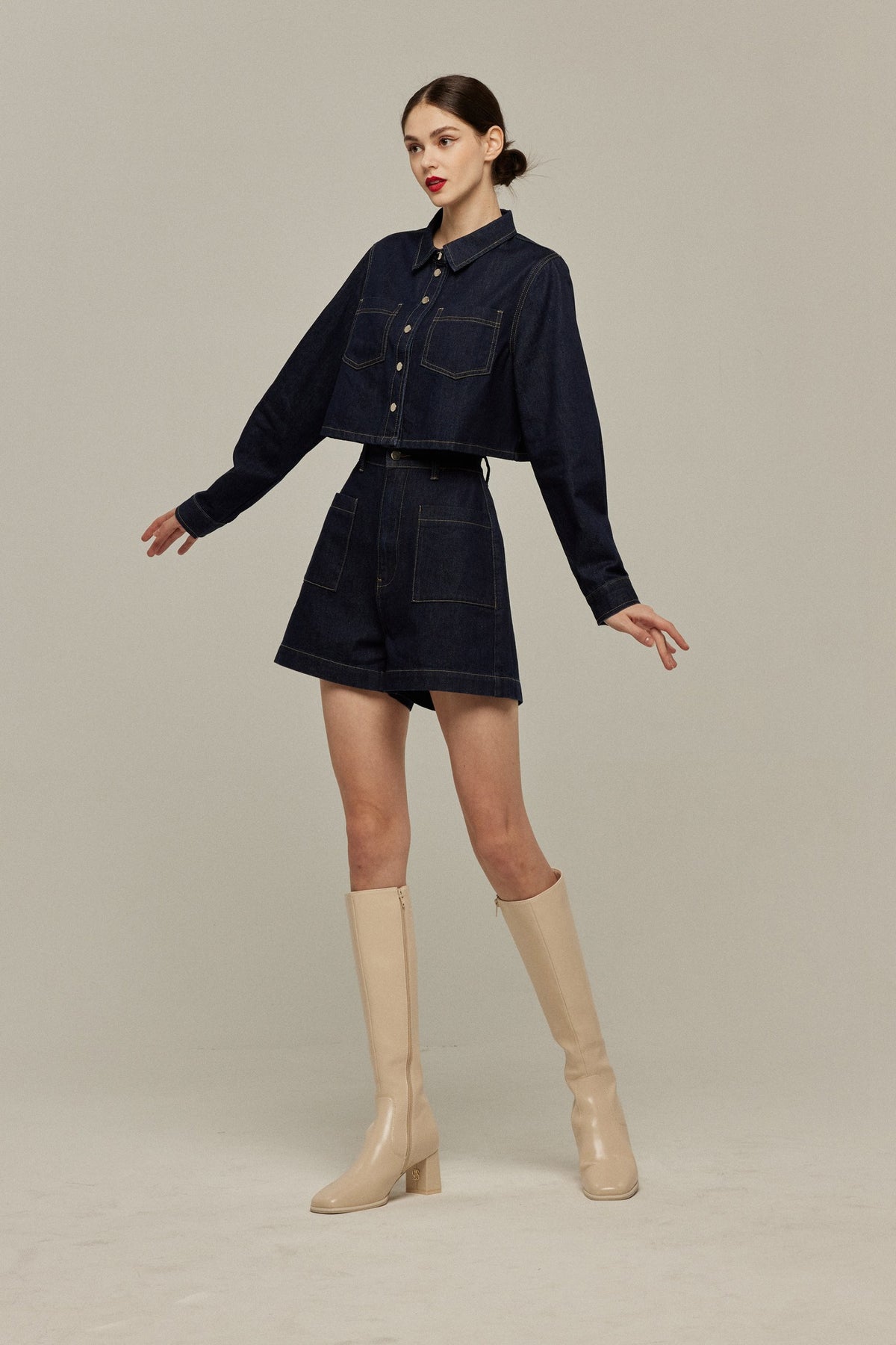 《Where can I find free sweets?》High waist short denim pants-Navy