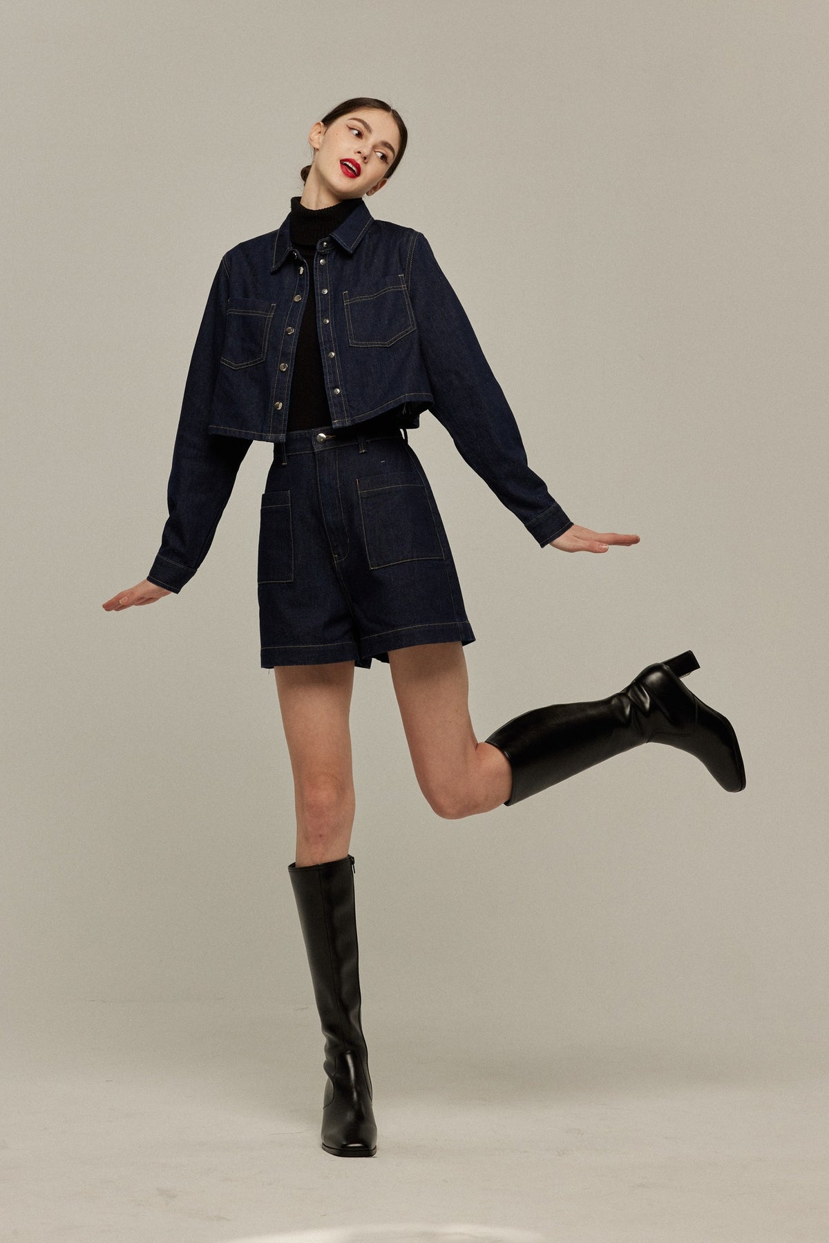 《Where can I find free sweets?》High waist short denim pants-Navy