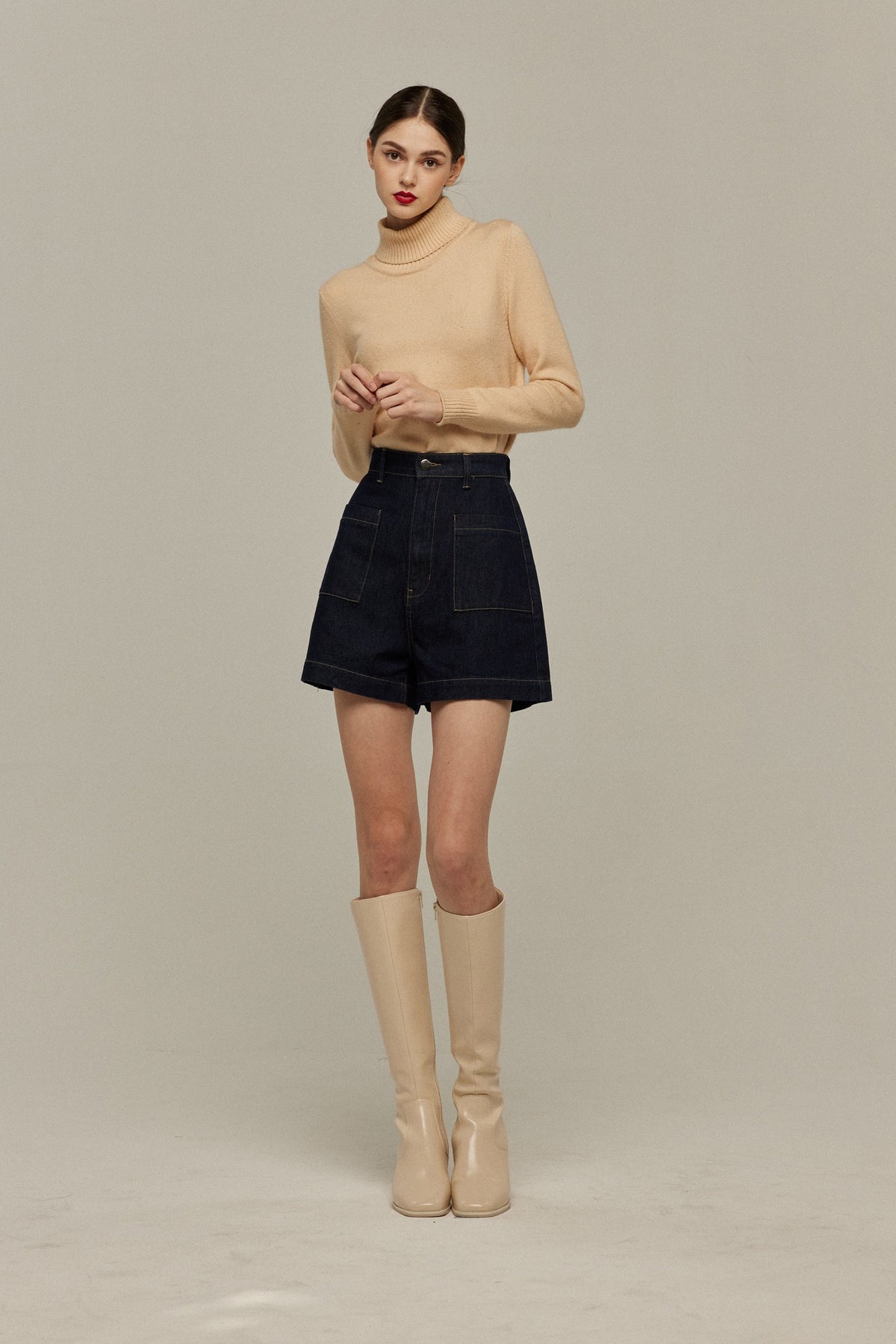 《Where can I find free sweets?》High waist short denim pants-Navy