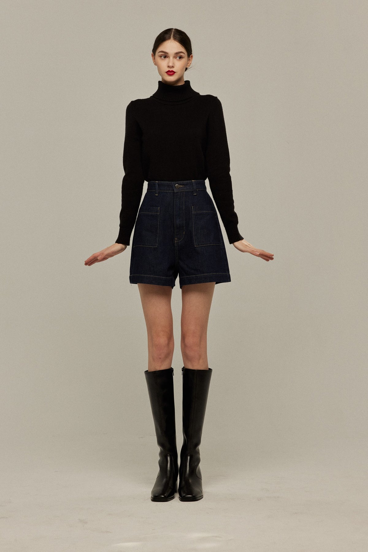 《Where can I find free sweets?》High waist short denim pants-Navy