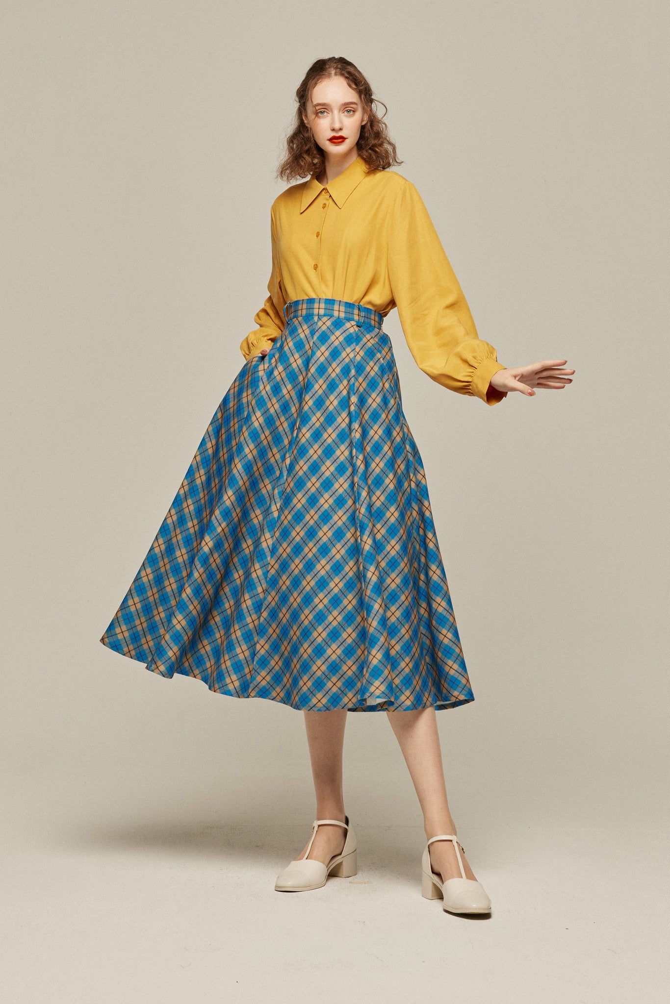 手でペンを回し続ける》リヨセルリネンブラウス-Yellow – Tnewties