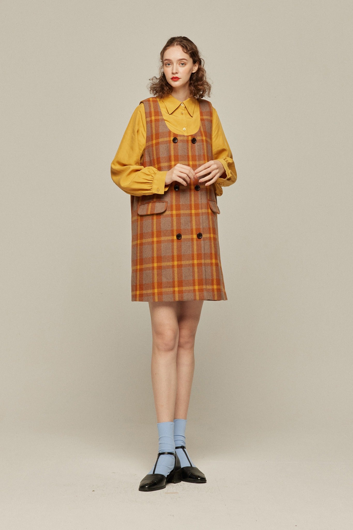 手でペンを回し続ける》リヨセルリネンブラウス-Yellow – Tnewties