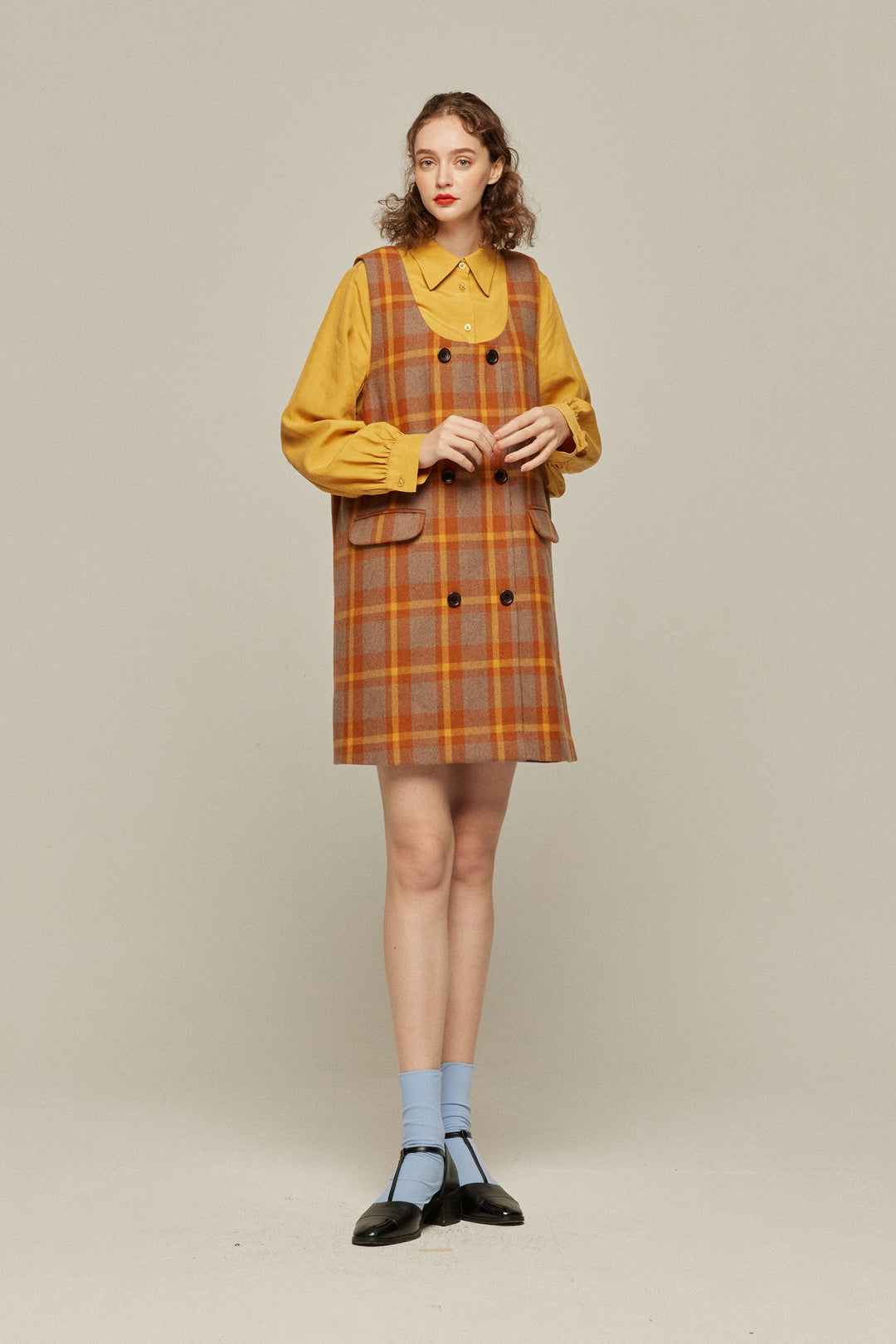 《手でペンを回し続ける》リヨセルリネンブラウス-Yellow
