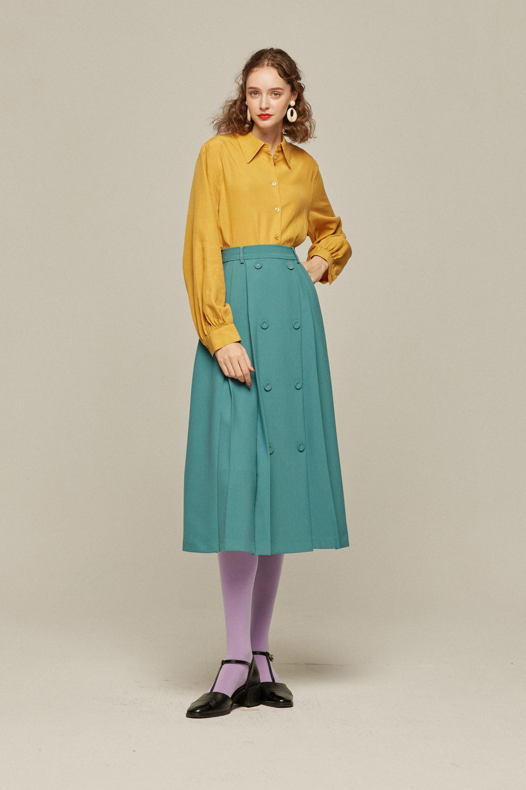 《手でペンを回し続ける》リヨセルリネンブラウス-Yellow