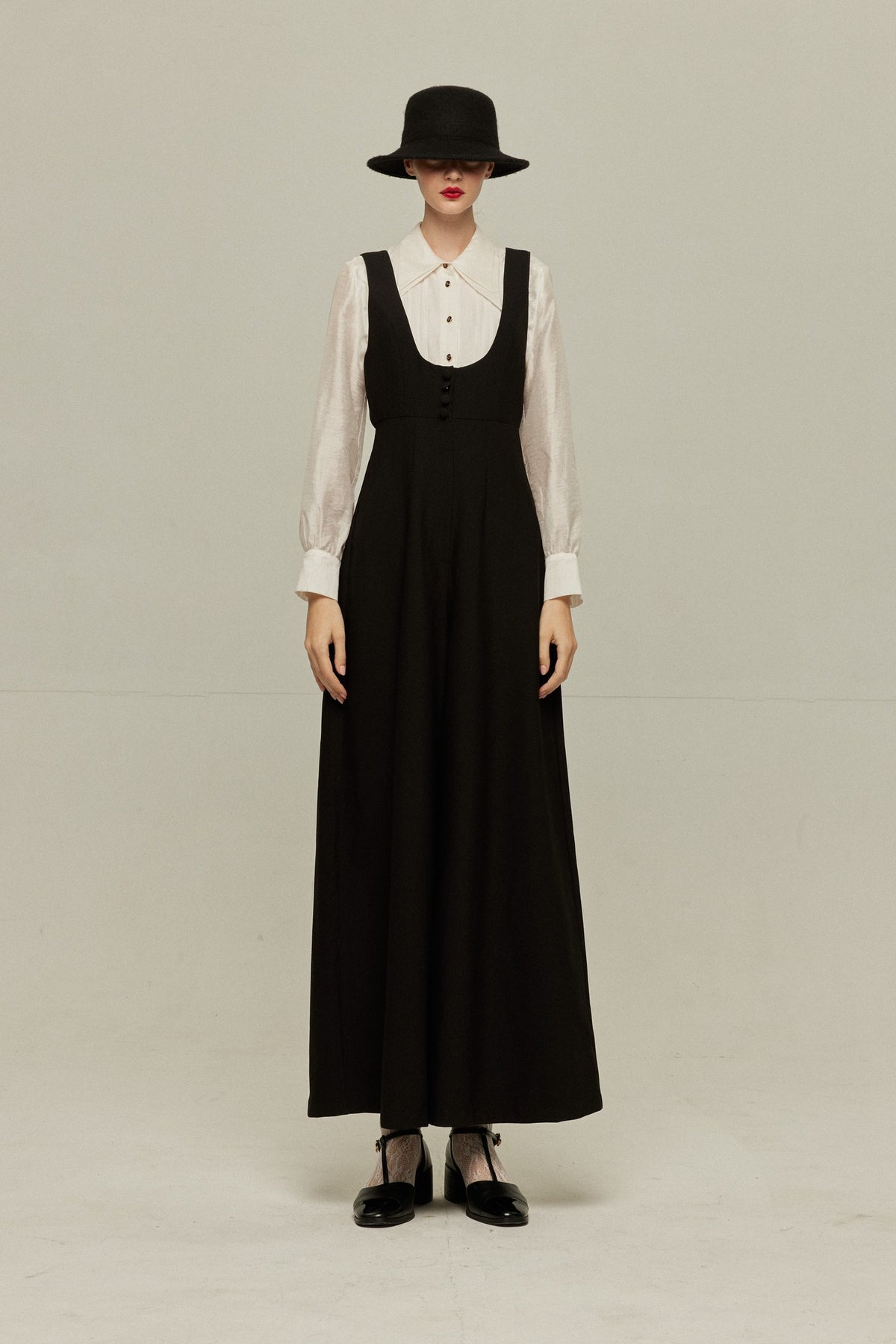 《Lucky Charm Hidden Under the Pillow》 High waist design back cross overalls - Black