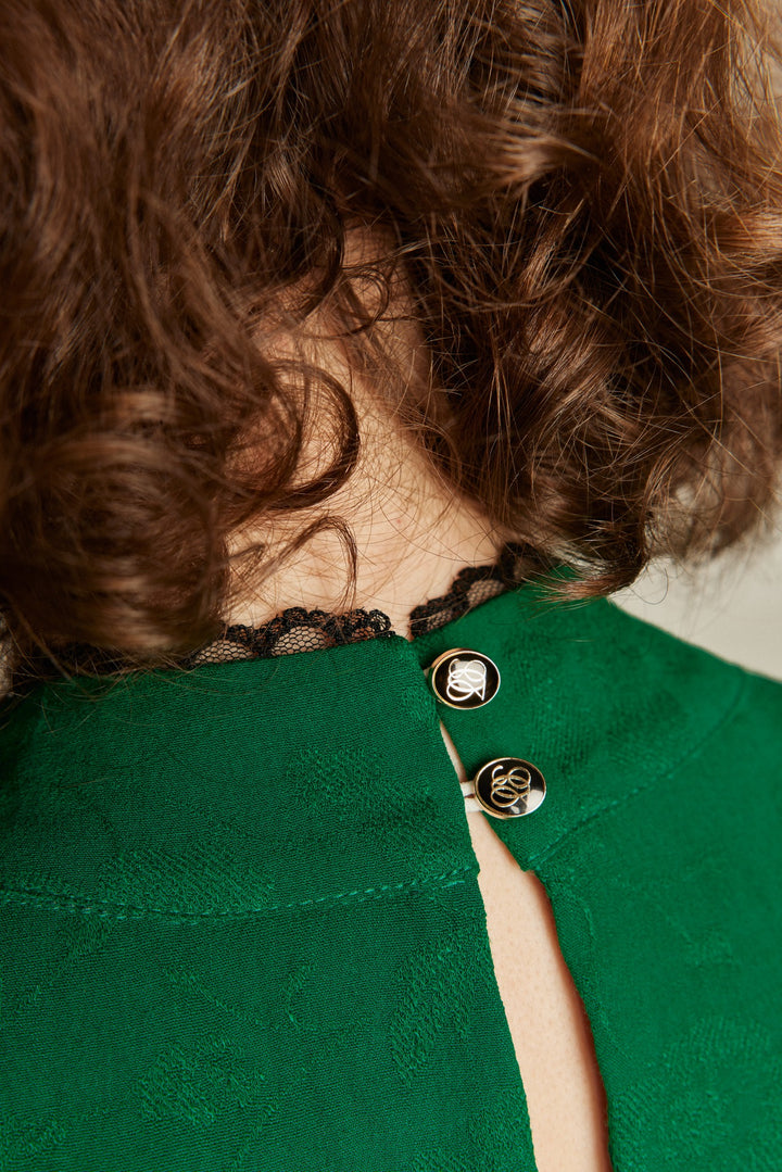 ようやく咲いた花》レーストリミングリボンジャガードブラウス-Green