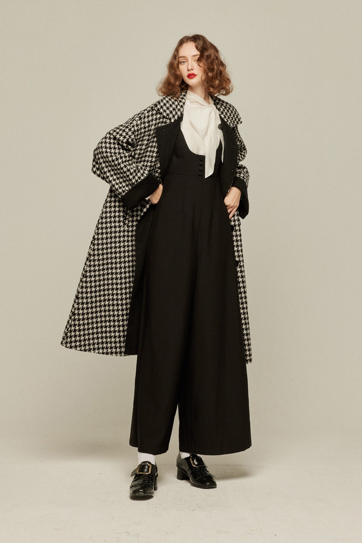《Lucky Charm Hidden Under the Pillow》 High waist design back cross overalls - Black