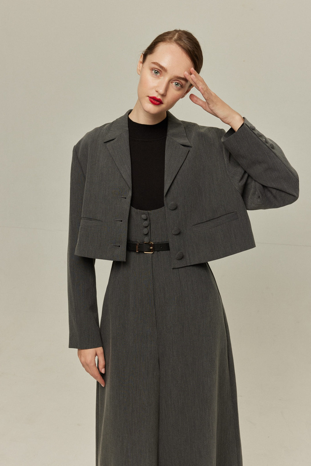 《枕の下に隠したラッキーチャーム》ハイウエストデザインバッククロスサロペット-Gray