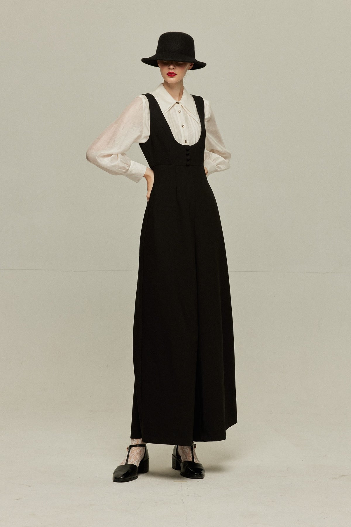 《Lucky Charm Hidden Under the Pillow》 High waist design back cross overalls - Black