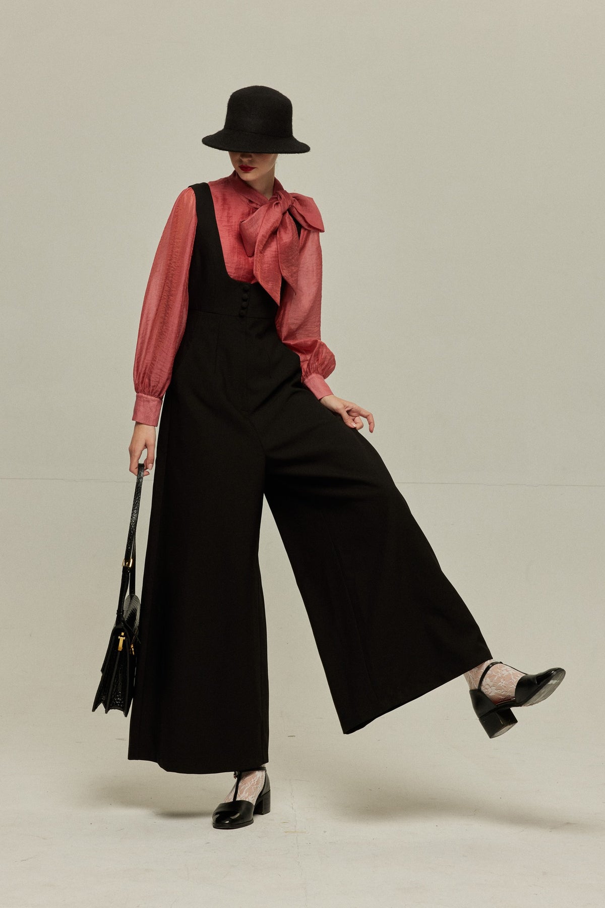 《Lucky Charm Hidden Under the Pillow》 High waist design back cross overalls - Black