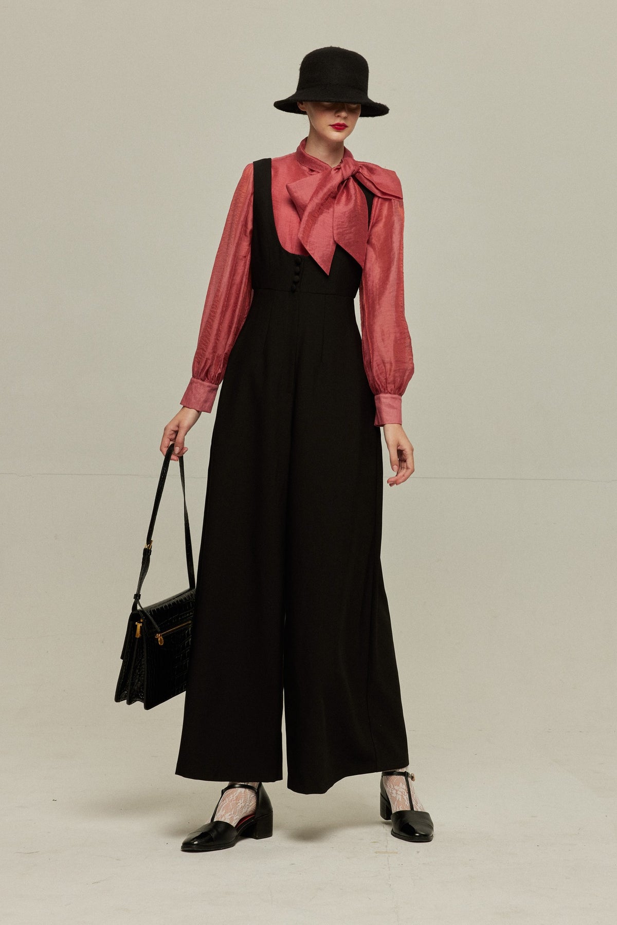 《Lucky Charm Hidden Under the Pillow》 High waist design back cross overalls - Black