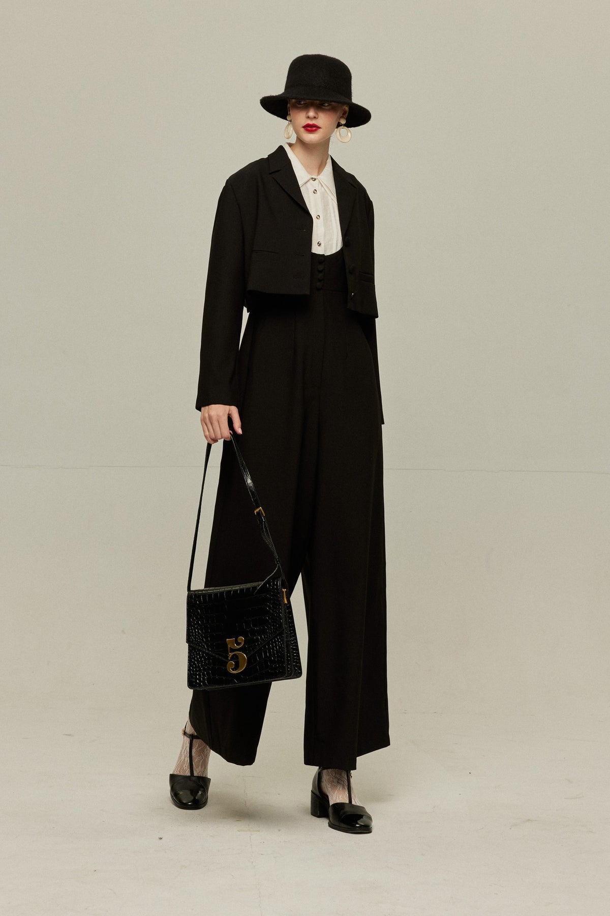 《Lucky Charm Hidden Under the Pillow》 High waist design back cross overalls - Black