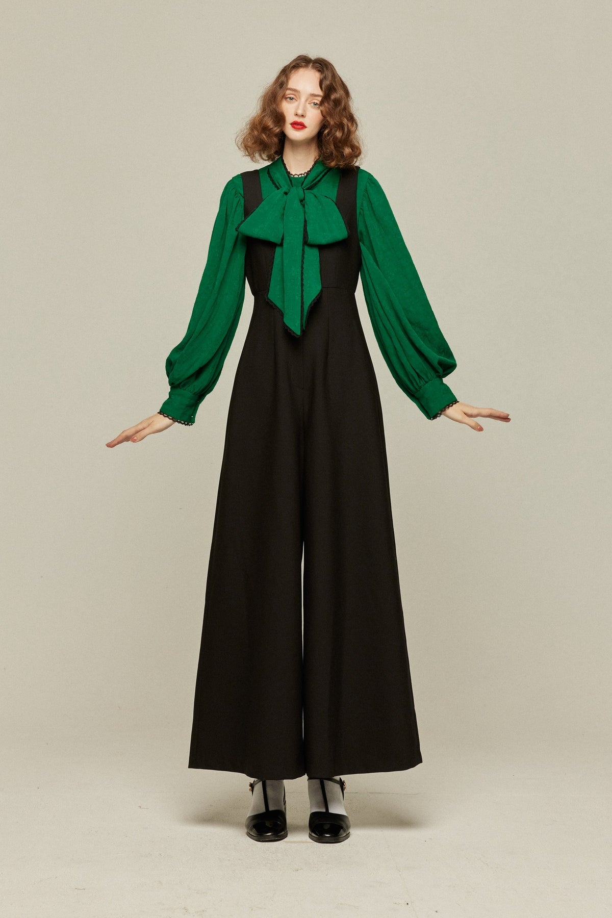 《Lucky Charm Hidden Under the Pillow》 High waist design back cross overalls - Black