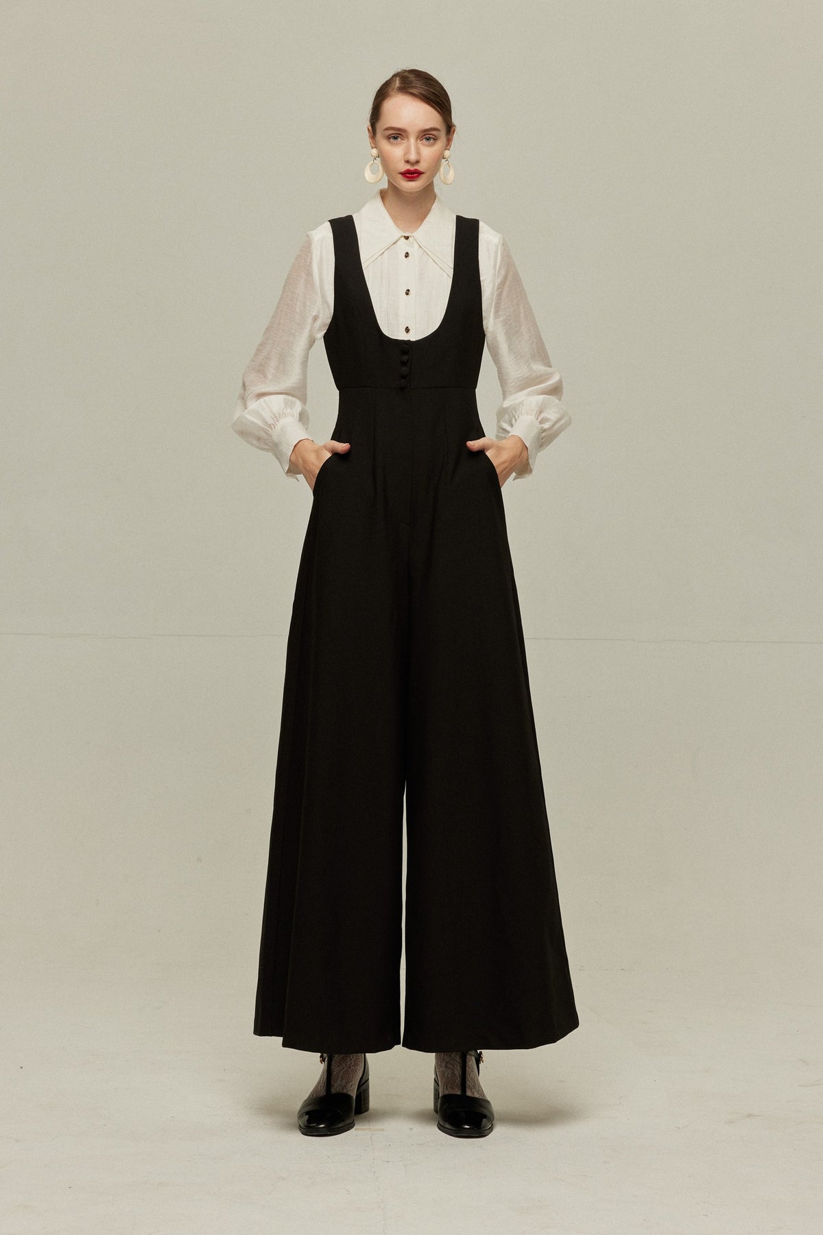 《Lucky Charm Hidden Under the Pillow》 High waist design back cross overalls - Black