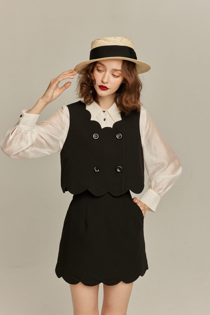 《そばかすができた》スカラップデザインダブルブレストベスト-Black