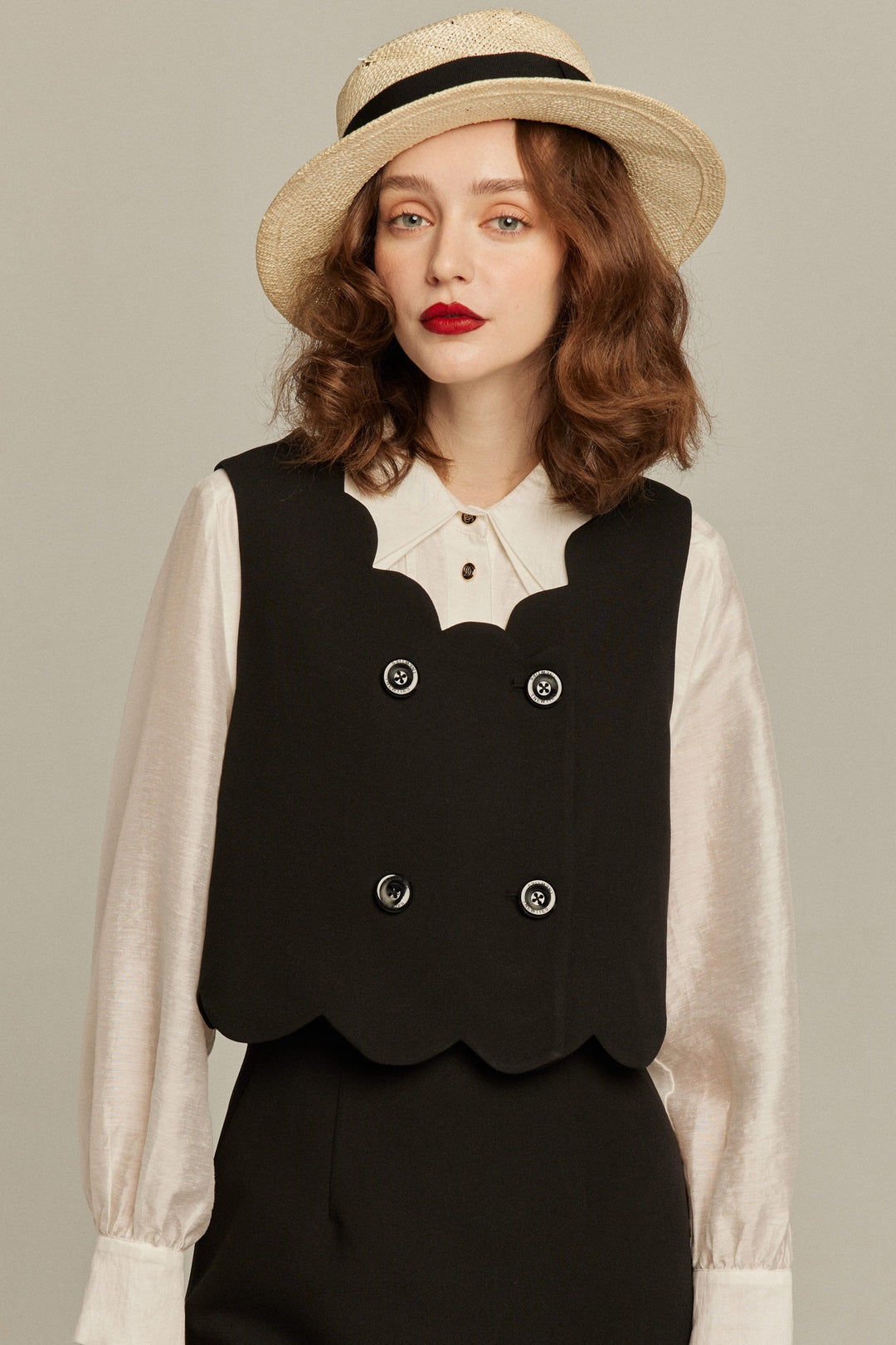 そばかすができた》スカラップデザインダブルブレストベスト-Black