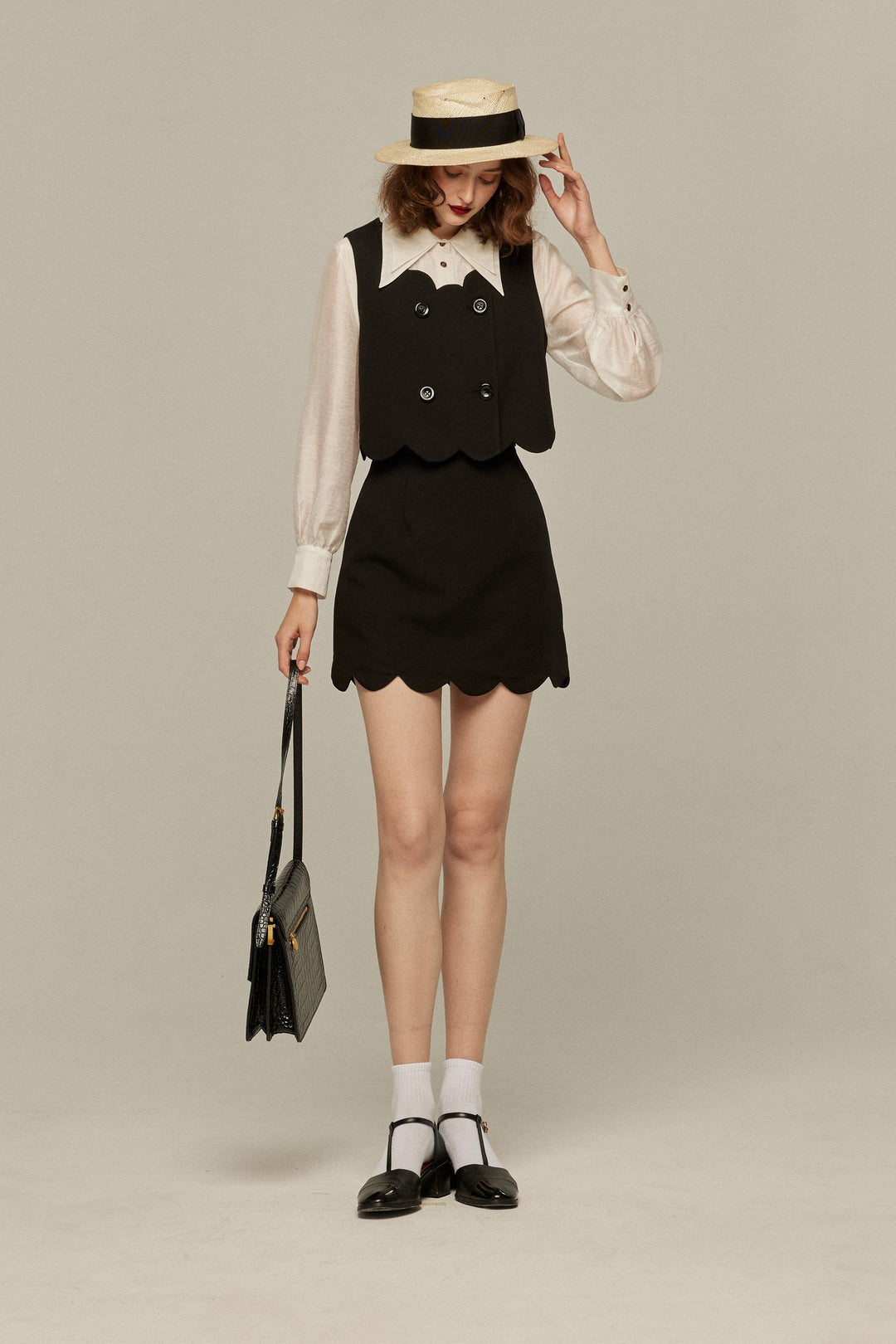 《そばかすができた》スカラップデザインダブルブレストベスト-Black