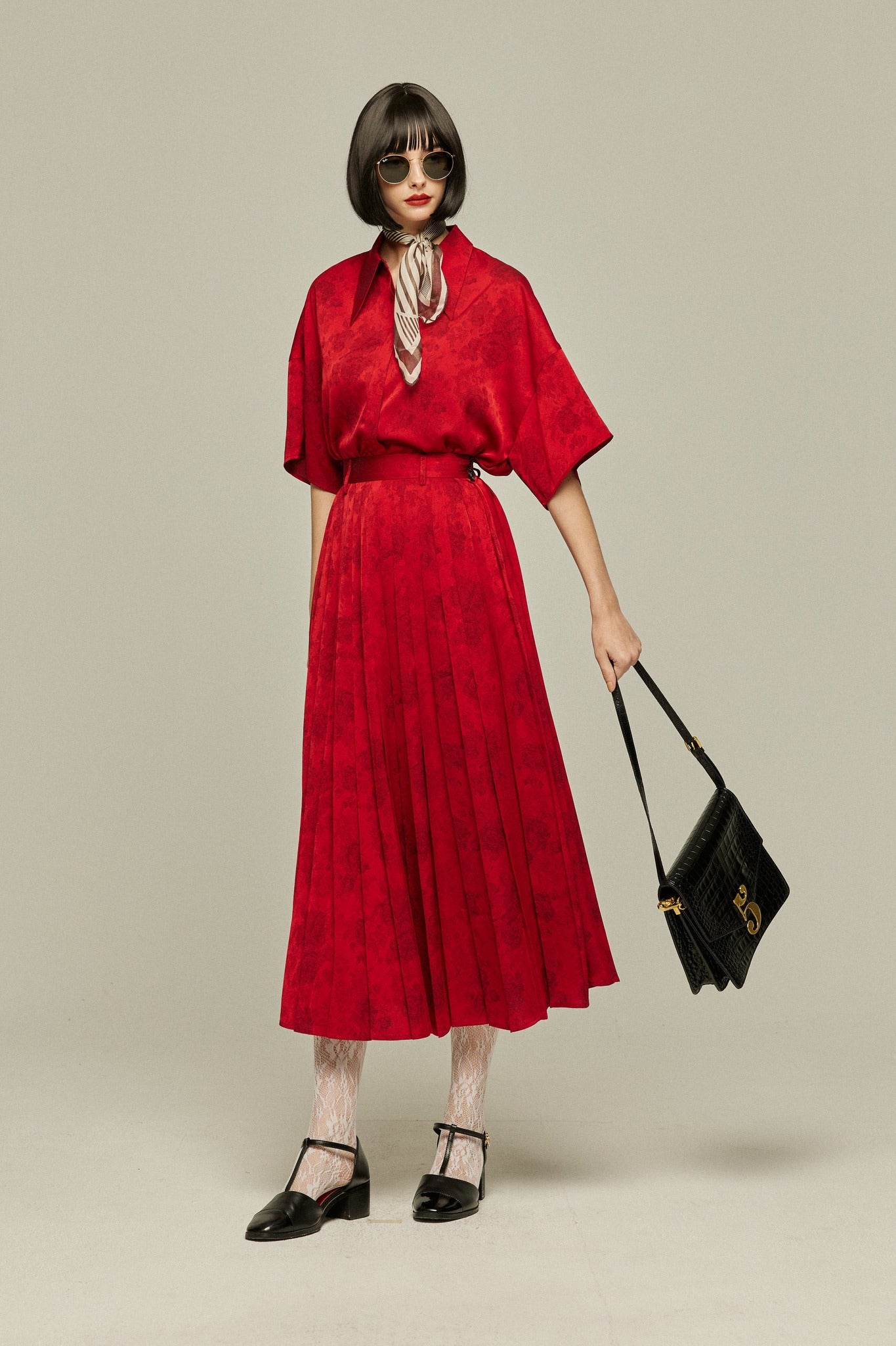《ステージに花束を投げて》シノワズリジャガードブラウス-Red
